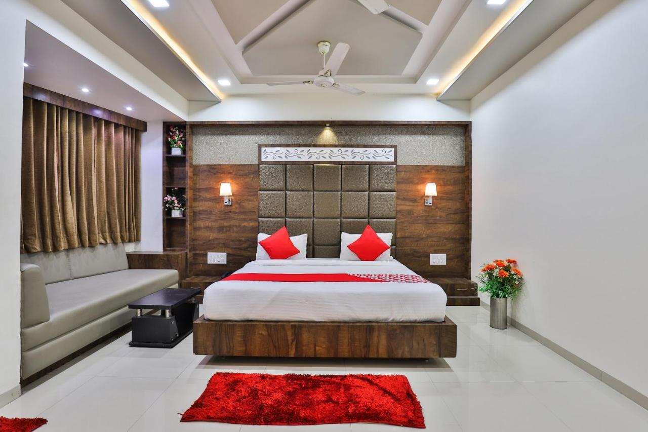 Collection O 7557 Hotel Shiv Kunj Exotica Naroda Exterior foto