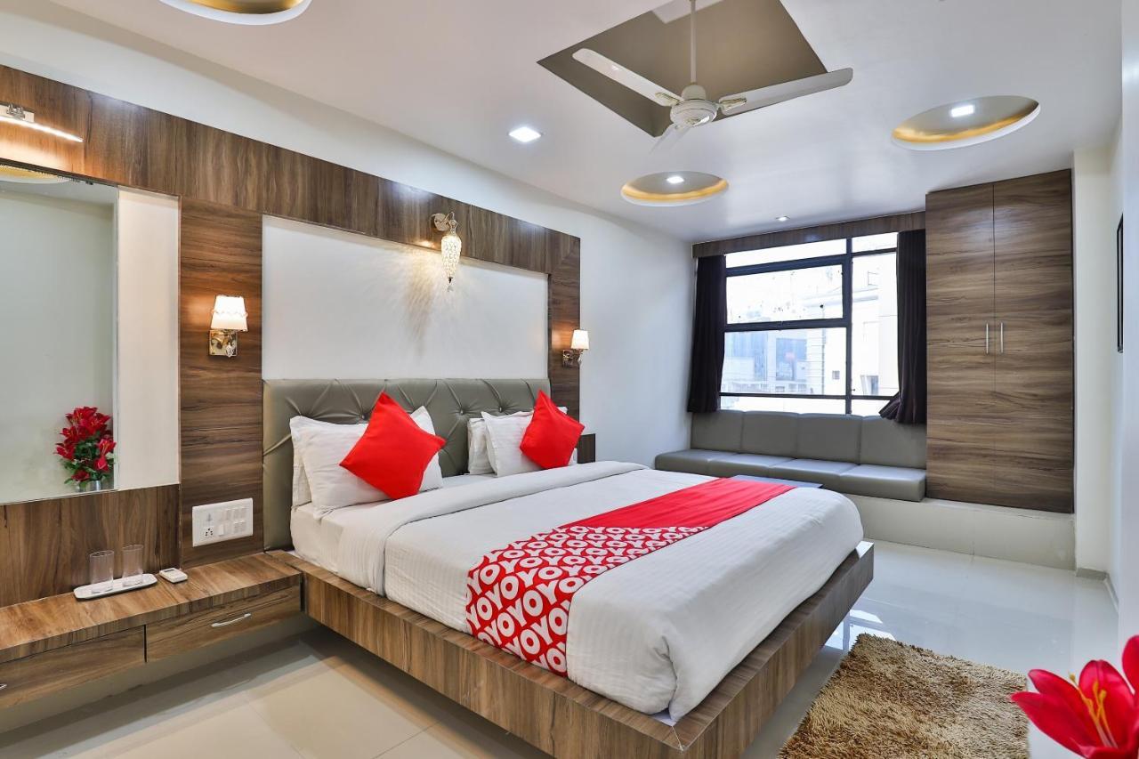 Collection O 7557 Hotel Shiv Kunj Exotica Naroda Exterior foto