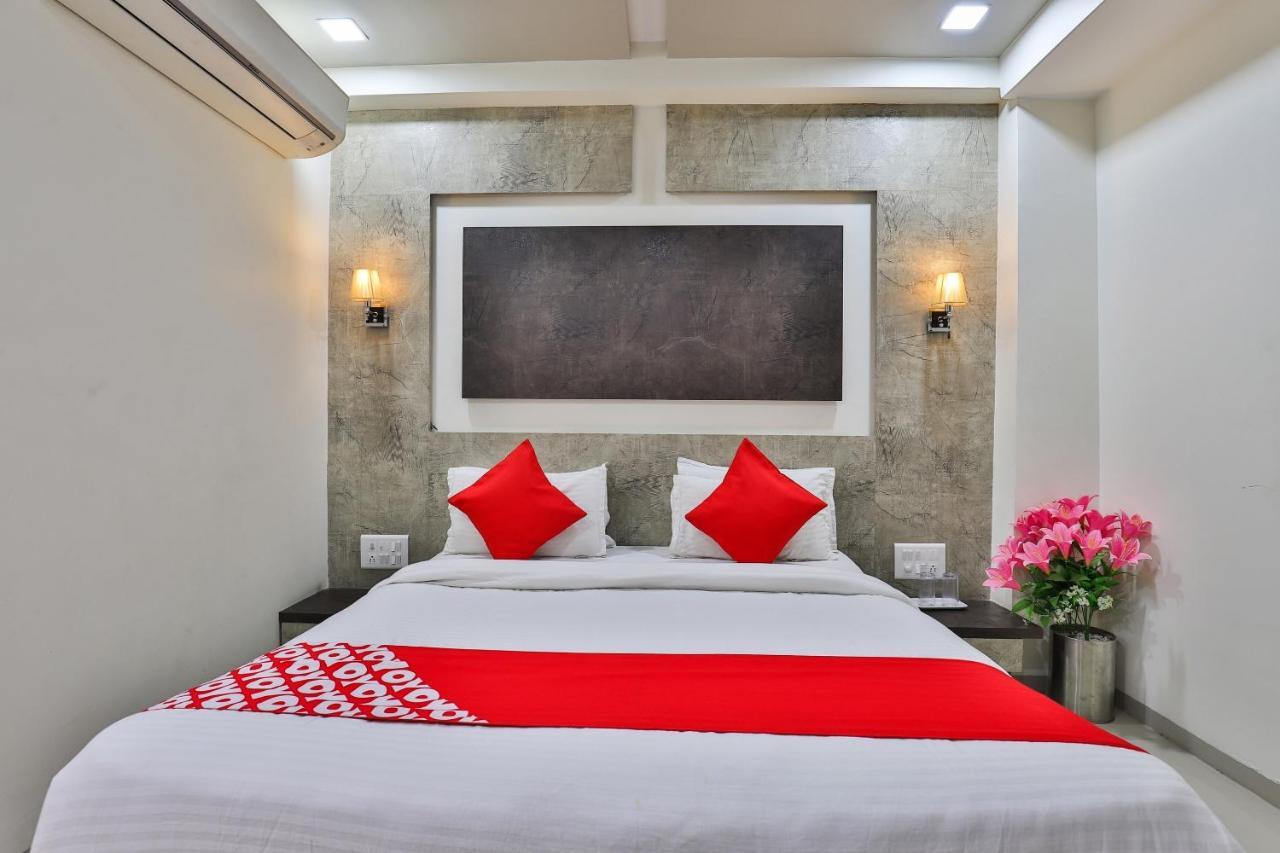 Collection O 7557 Hotel Shiv Kunj Exotica Naroda Exterior foto