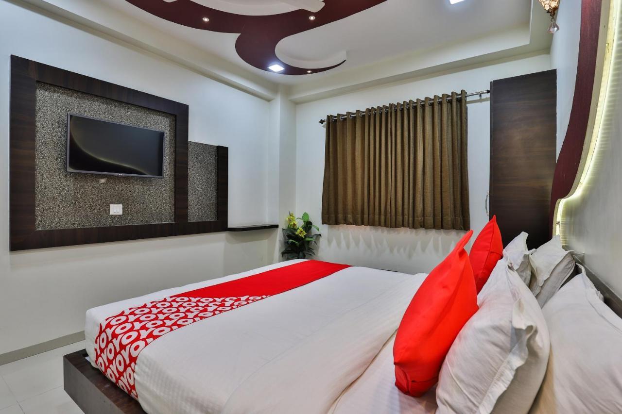 Collection O 7557 Hotel Shiv Kunj Exotica Naroda Exterior foto