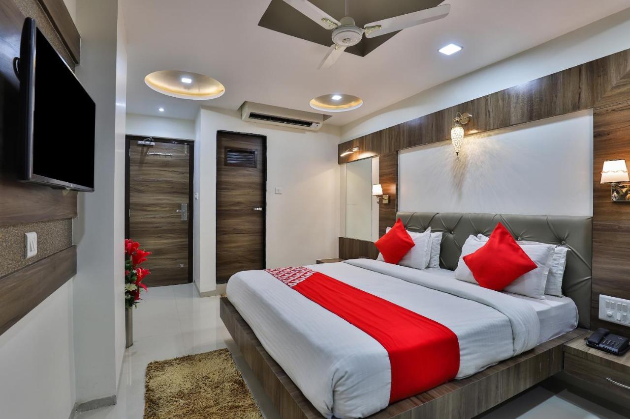 Collection O 7557 Hotel Shiv Kunj Exotica Naroda Exterior foto