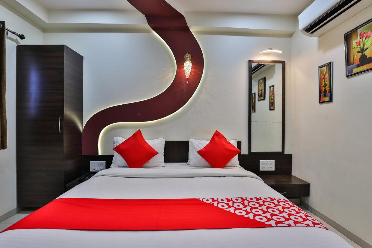 Collection O 7557 Hotel Shiv Kunj Exotica Naroda Exterior foto