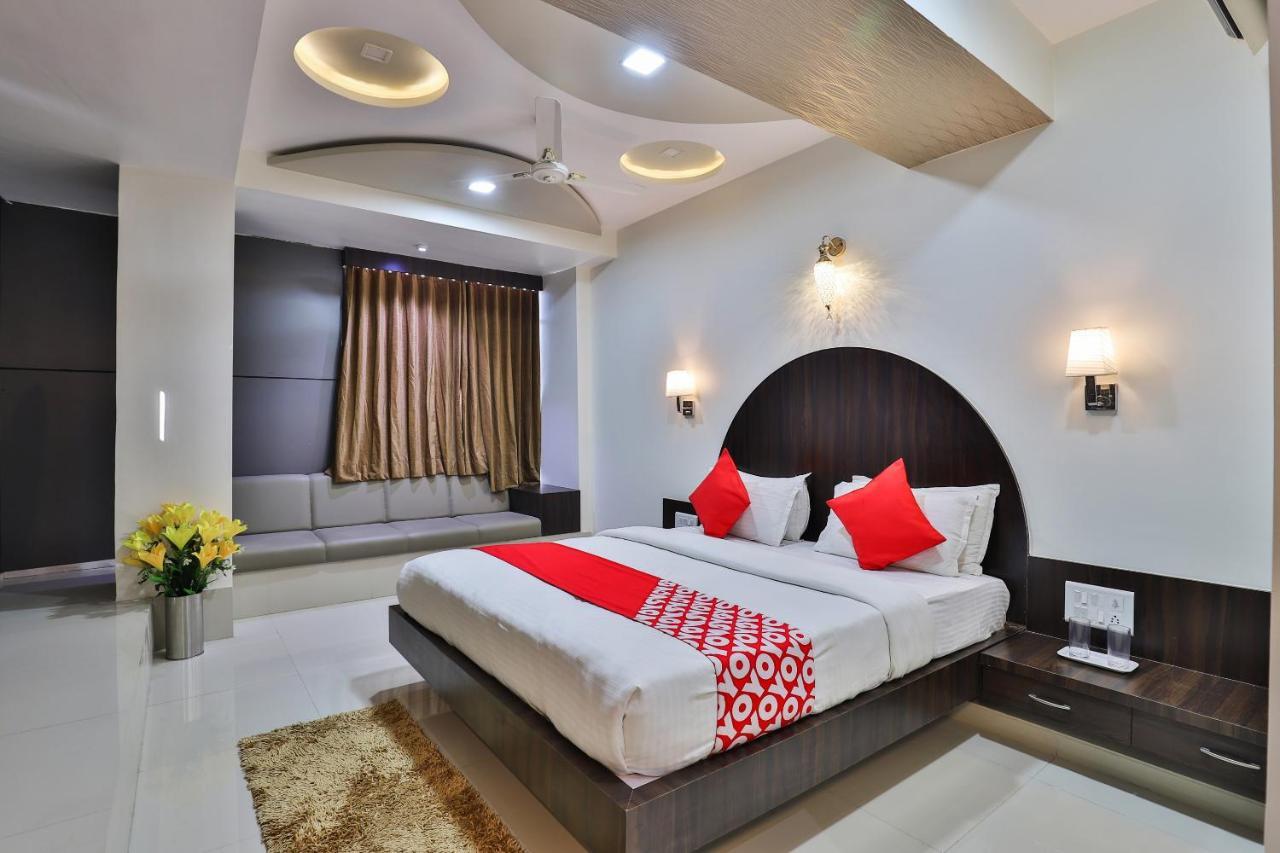 Collection O 7557 Hotel Shiv Kunj Exotica Naroda Exterior foto